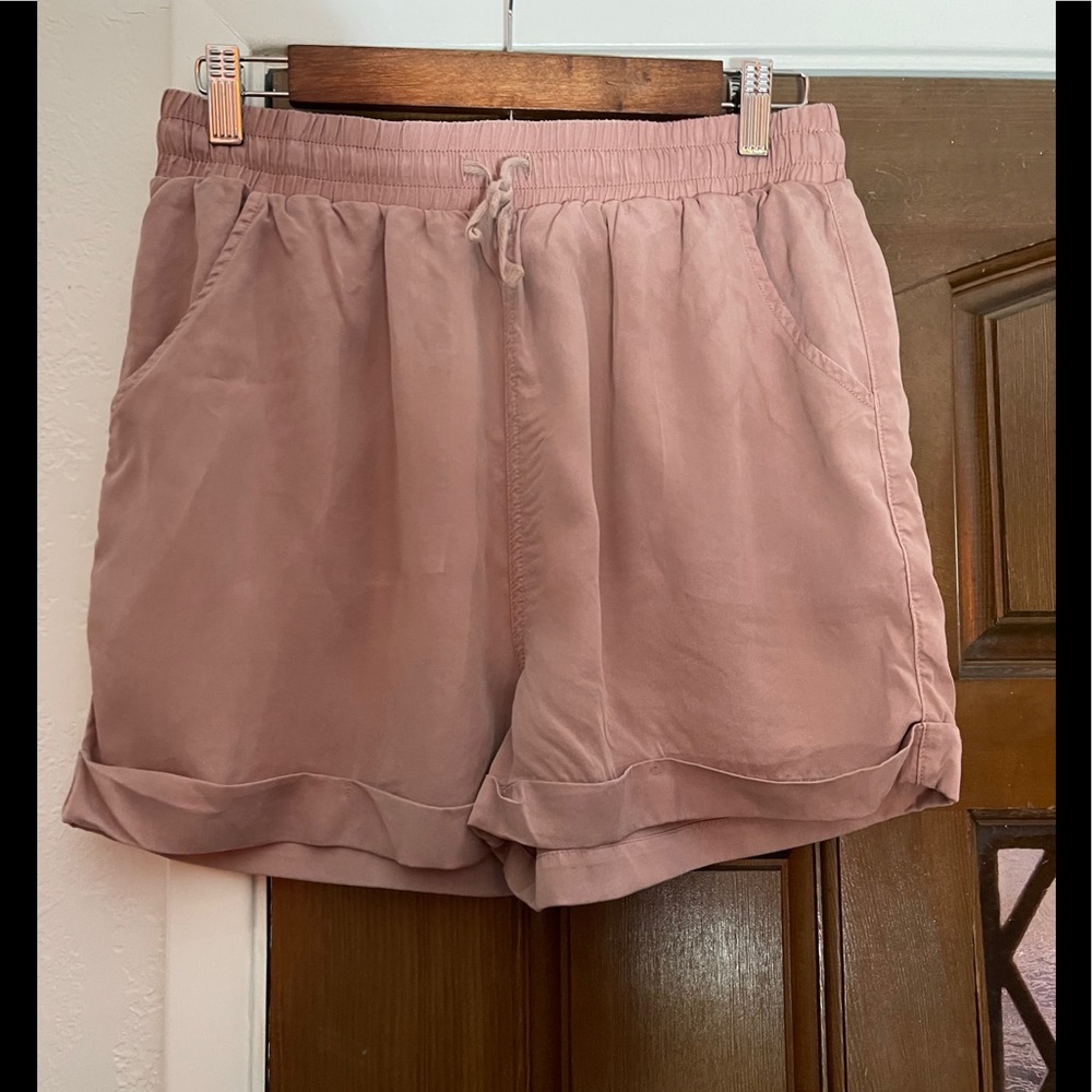 Universal Thread mauve high waisted shorts